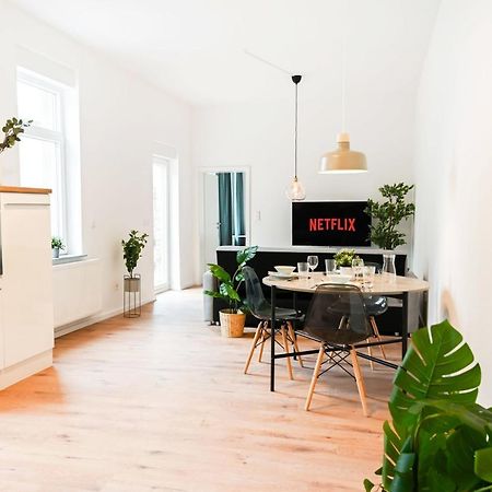 50Qm Apartment In Krefeld Zentral Gelegen Mit Hohen Decken - Beuys Apartments - Krefeld Kültér fotó